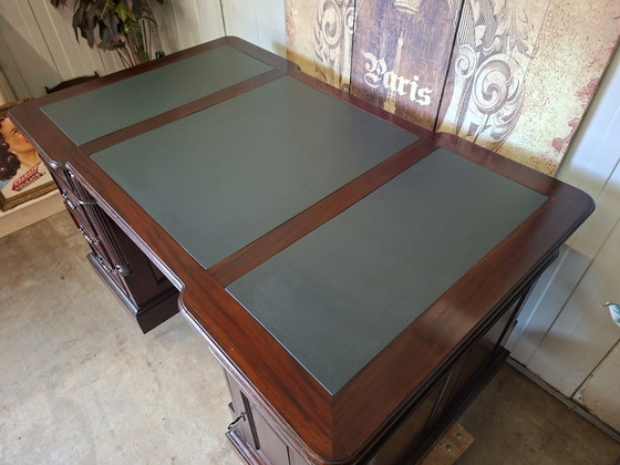 Image 1 of Scrittoio classico inglese bifronte, tavolo da scrittura, mobile da scrivania di dimensioni 150x90 cm e altezza 80 cm.