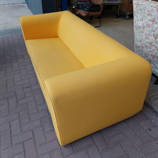 Superbe canapé jaune Jan de Bouvrie