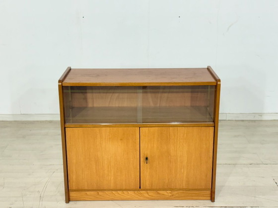 Image 1 of Commode/petite vitrine style années 60 – Bois d'orme