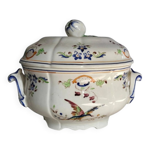 Sopera de loza Longchamp modelo Cléry