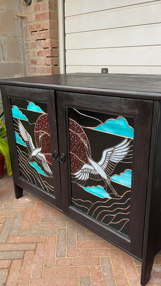 Image 1 of Unieke kast met glas-in-lood deuren en LED verlichting (drankkast/platenkast/boekenkast/tv-kast/dressoir/buffetkast/vitrinekast)