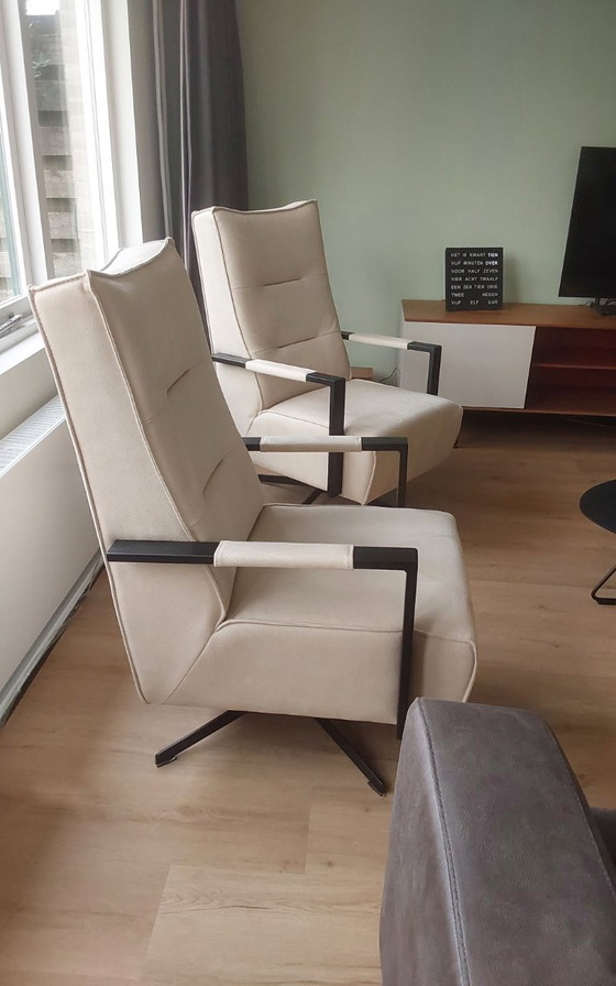 Image 1 of 2 beige draai fauteuils