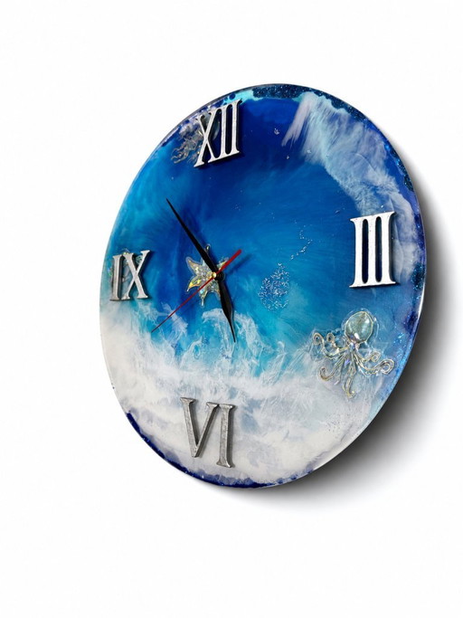 Orologio da parete in resina epossidica realizzato a mano – Forma rotonda con onde oceaniche profonde