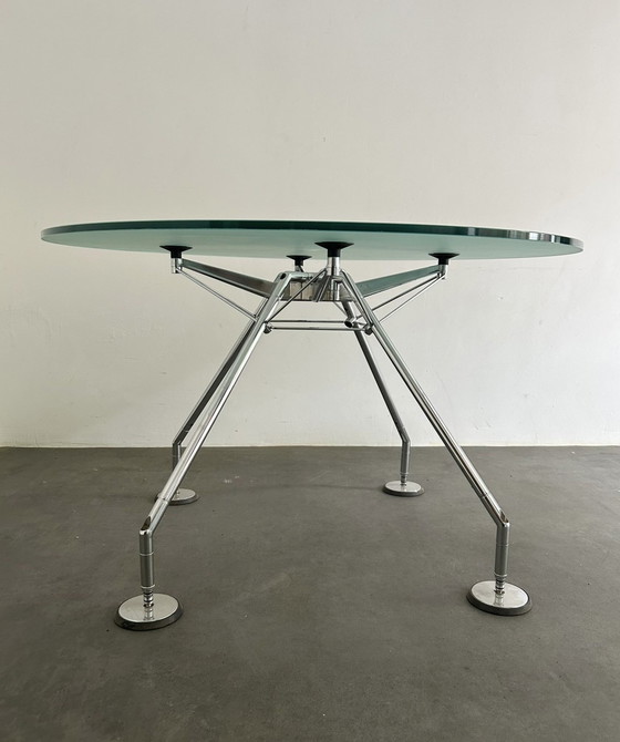 Image 1 of Nom du tableau de Norman Foster pour Tecno