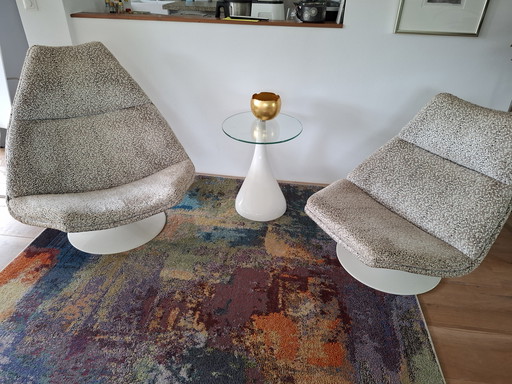 2 Artifort armchairs F 510