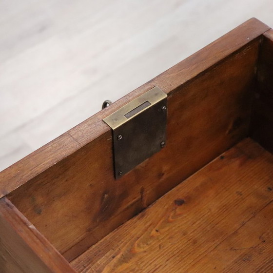 Image 1 of Antiek bureau van walnotenhout, Italië, midden 19e eeuw, gerestaureerd.