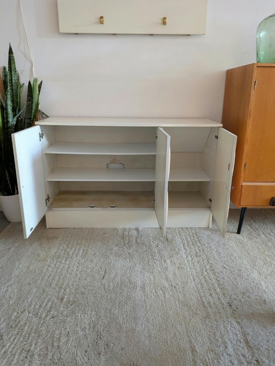 Set vintage, retrò di Appendiabiti e credenza – Ottone, Plastica (photo 10 of 14)
