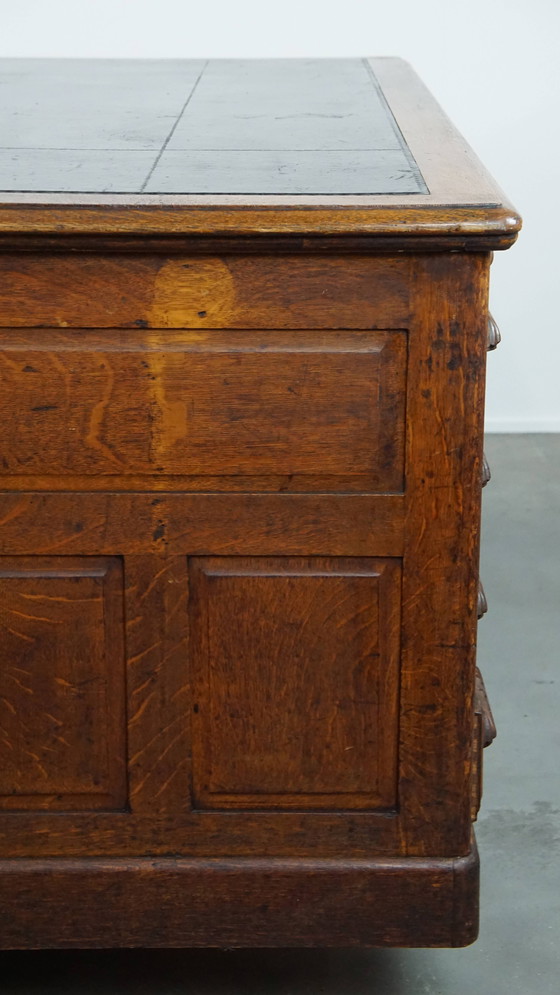 Image 1 of Grand bureau ancien de style anglais / bureau d'associé avec plateau en cuir noir