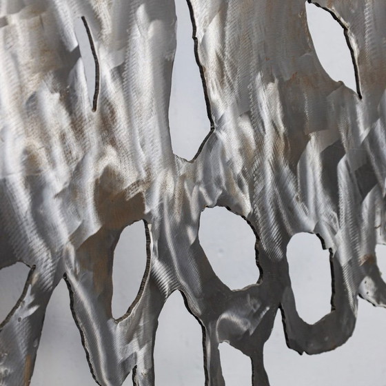 Image 1 of "Iris in een vaas" - Staande sculptuur van Petra Hartman, 2013