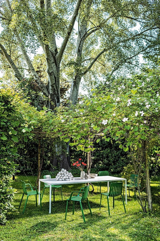 Image 1 of Magis Passe-Partout zwart