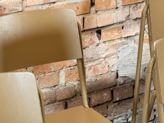 HAY Petit Standard Set di 6 - Olive | Daniel Rybakken, Sedie da pranzo, Metallo, Legno, Verde (foto 11 di 12)