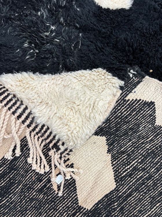Image 1 of Black and White Moroccan Rug 200x300 cm- Hand Made Berber Wool Rug