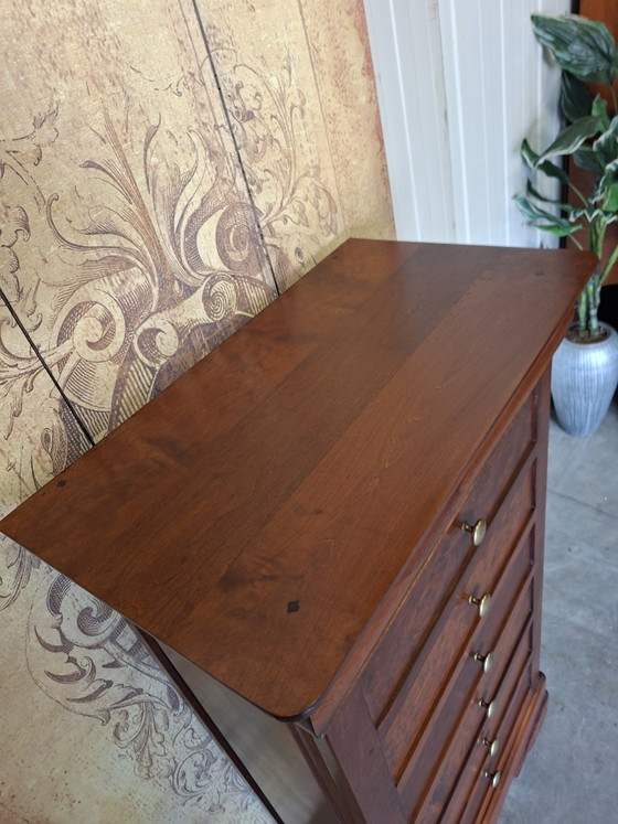 Image 1 of Klassieke kersen ladenkast, apothekerskast. archiefkast afm. 71x41cm en 130cm hoog.
