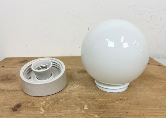 Image 1 of Applique murale vintage en porcelaine blanche, années 1970