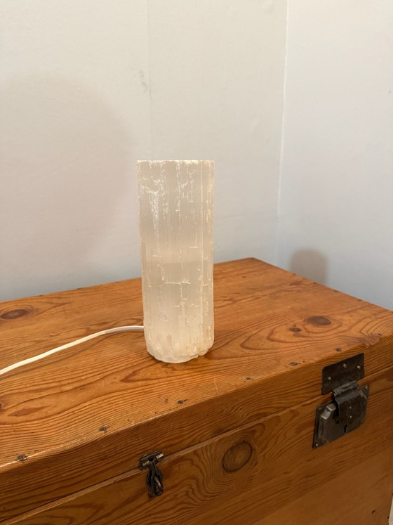 Lampada d'atmosfera di design in selenite con luce verde, modello vintage anni '80, Lampade da tavolo, Pietra (foto 6 di 11)