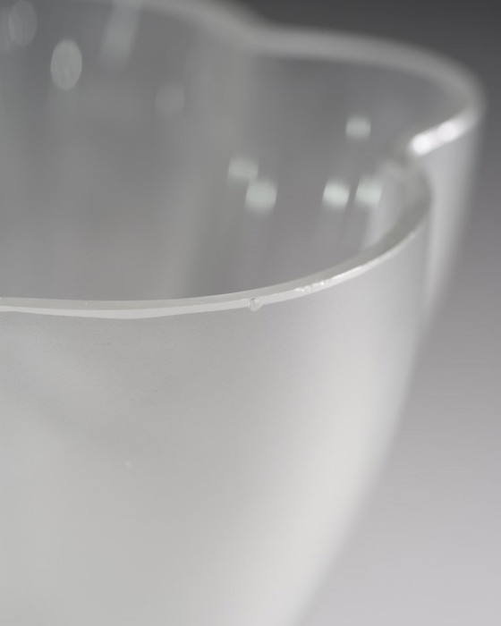 Image 1 of Dúo de jarrones de vidrio satinado Rosenthal de Tapio Wirkkala: formas esculturales de vidrio esmerilado.
