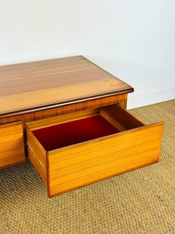 Image 1 of Aparador bajo escandinavo de teca con patas de horquilla, 1960.