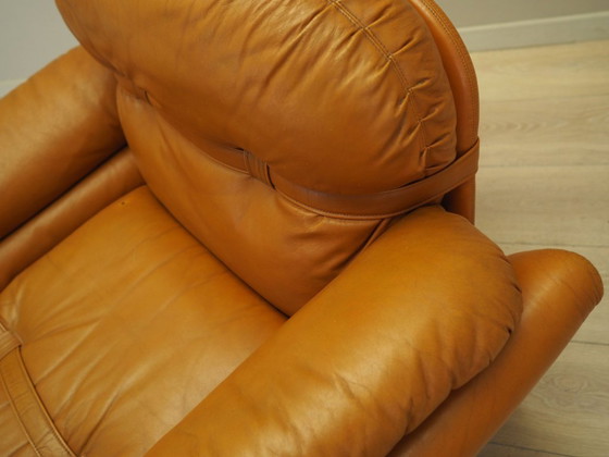 Image 1 of Fauteuil orange, design de l'âge de l'espace, années 1960, production : Italie