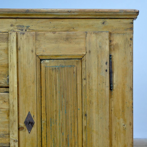 Armario de pino, circa 1900 – Iron, Wood (photo 11 of 14)