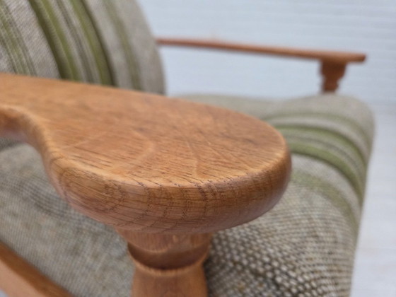 Image 1 of Fauteuil danois des années 1970, tissu d'ameublement d'origine en laine, bois de chêne massif.