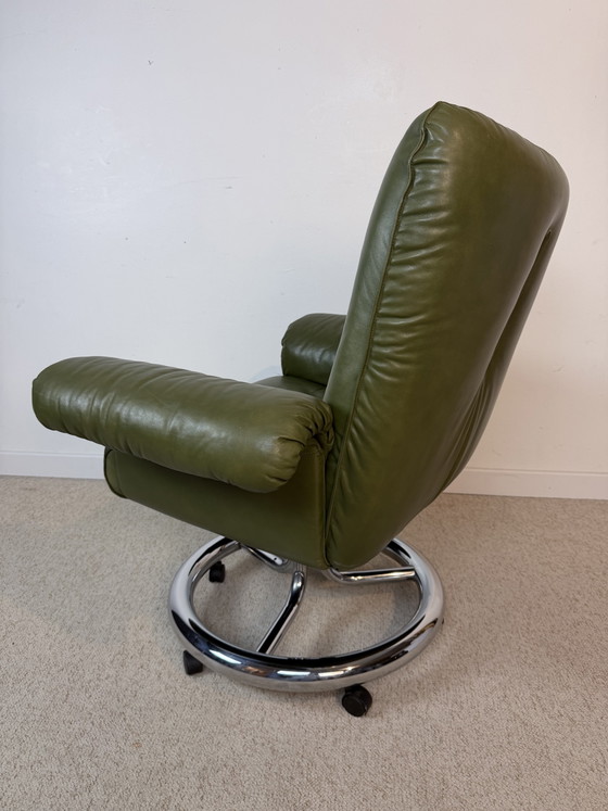 Image 1 of Poltrona lounge vintage in pelle verde – stile Tucroma