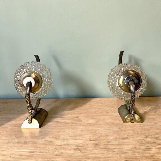 Coppia di applique da parete portoghesi vintage in ottone decorato e vetro a bolle, anni '70. – Glass (photo 9 of 11)