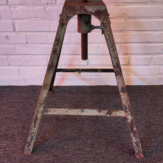 Image 1 of Table de sculpteur industriel