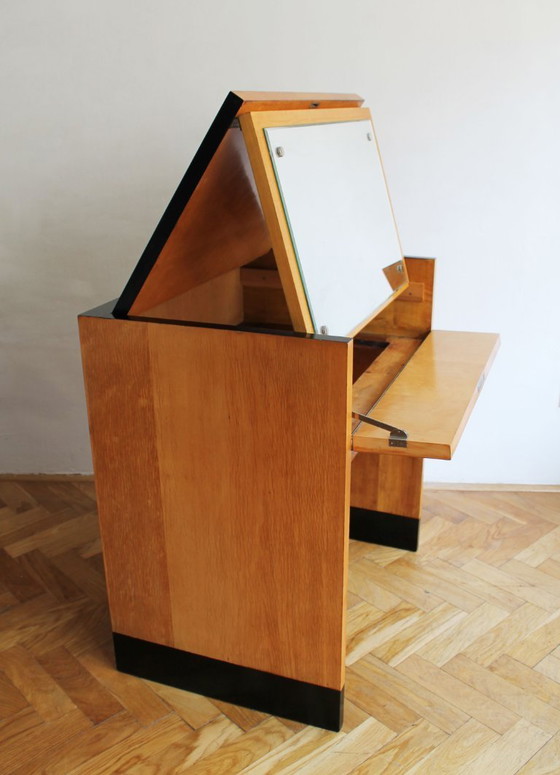 Image 1 of Coiffeuse moderniste des années 1950 avec miroir réglable caché