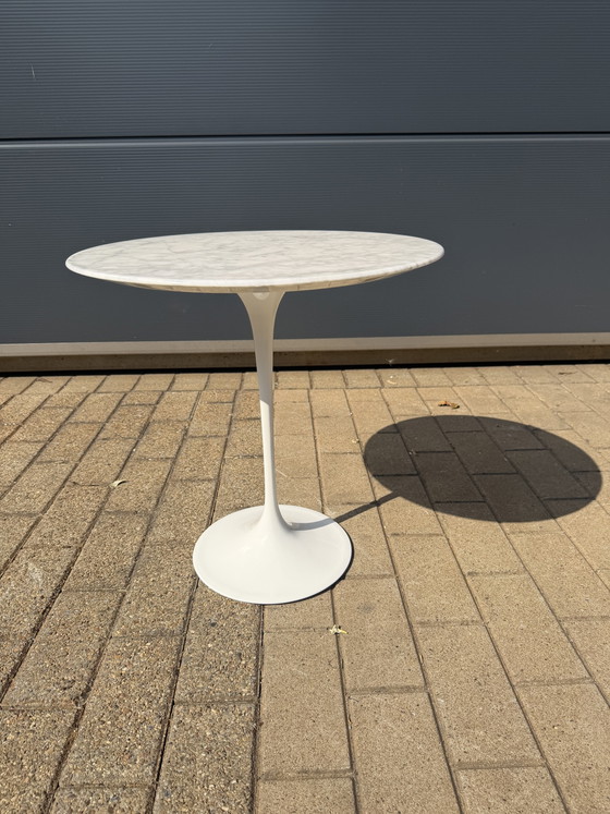 Image 1 of Knoll Tulip side table in Carrara Satin matte marble in NEW CONDITION!! Eero Saarinen
