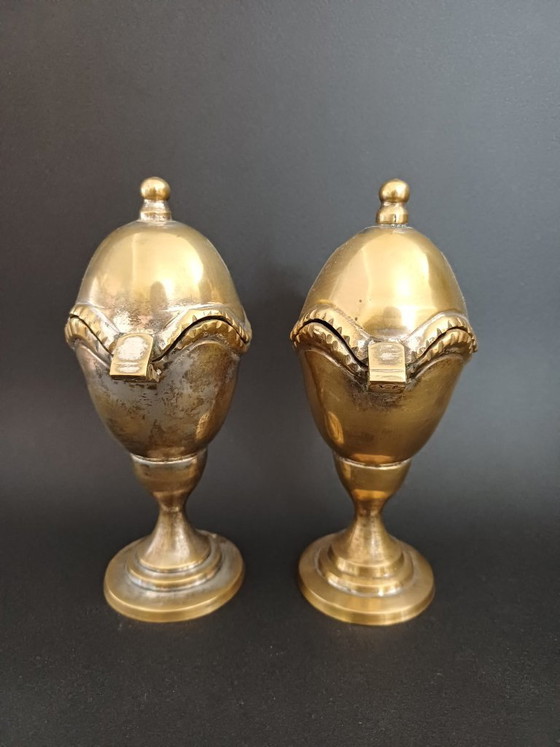 Coppia di portauova antichi in ottone – Accessori da tavola, Brass (photo 6 of 7)