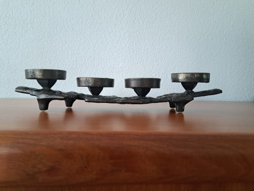 Brutalistischer Kerzenhalter/Kandelaber – kandelaars en kaarsen, Bronze