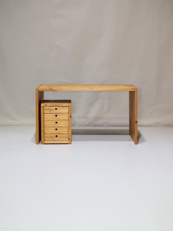 Image 1 of Scrivania con cassettiera Ate van Apeldoorn in pino anni '70