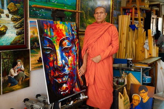 Image 1 of Unique hand-painted Buddha painting “Awakening” – Seksak Jaichumchen – 80×100 cm
