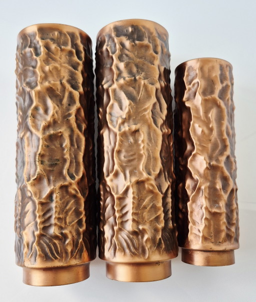 1970 Trio Brutalist Copper Vase, 3 pieces, large & rare – vazen (photo 2 of 7)