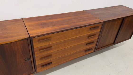 Image 1 of Credenza a muro in palissandro di Kai Kristiansen per Feldballes, anni '60
