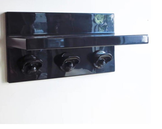 Image 1 of Raro appendiabiti Kartell anni '70, 3 pomelli, appendiabiti a parete con mensola Olaf von Bohr & Marcello Siard