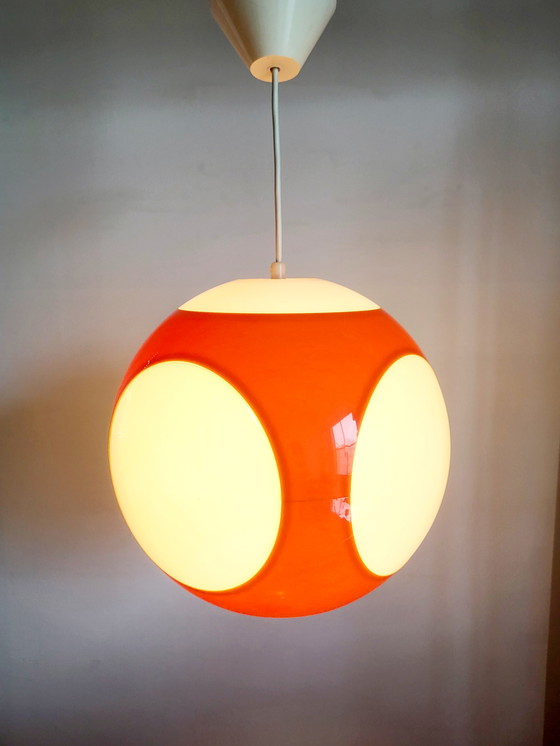Image 1 of Lampe suspendue de l'ère spatiale, œil d'insecte, massif, orange et blanc, Belgique, années 1970
