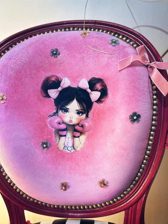 Image 1 of Fauteuil rénové pour petite fille