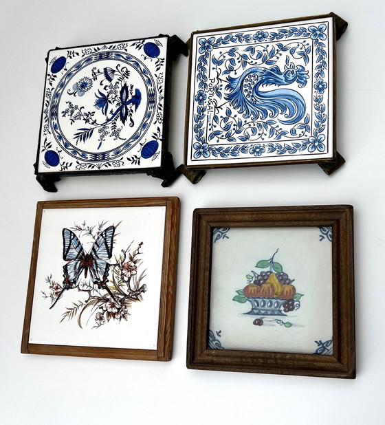 Image 1 of Four framed ceramic tiles – Delft/Makkum style – Hand-painted – Netherlands, 20th century