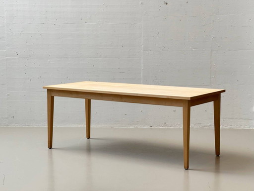 Elegant maple dining table, early 2000s