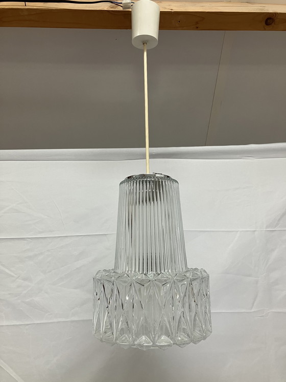 Image 1 of Lampada a sospensione vintage in vetro cristallo Glashütte Limburg con prisma