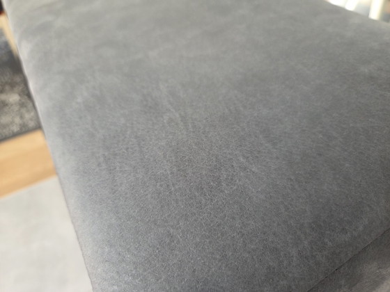 Image 1 of Grote leren poef/hocker in grijs/jeansblauw leder.