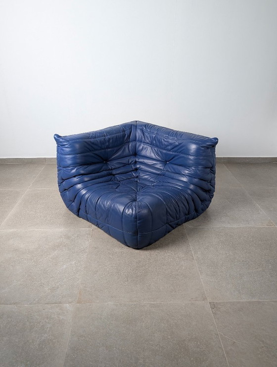 Image 1 of Michel Ducaroy Ligne Roset Ecksofa aus blauem Togo-Leder, Frankreich, 1980er Jahre