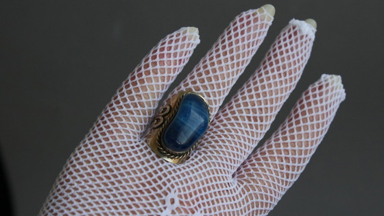 Image 1 of Bague bohème imposante, fabriquée à la main en argent alpaga avec une grande pierre semi-précieuse bleue. Taille ajustable.