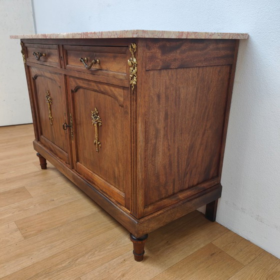 Image 1 of Credenza, cassettiera, comò e mobile da bagno vintage e antichi con piano in marmo.