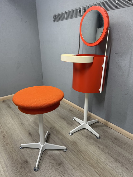 Image 1 of Tocador retro de la era espacial con taburete – Diseño Bremshey – Años 70