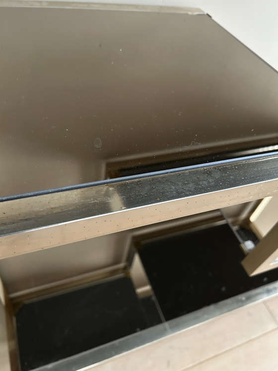 Image 1 of 20e-eeuwse Italiaanse etagèreplanken van messing en rookglas, jaren 70