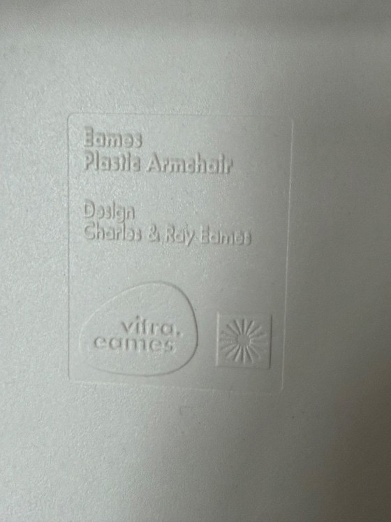 Set di 6 Sedie Vitra Eames DSW (Produzione 2015), Bianco / Acero scuro, Sedie da pranzo, Metallo, Plastica (foto 5 di 6)