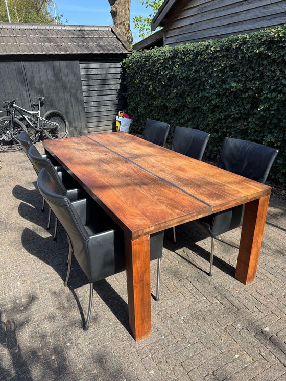 Image 1 of Bert Plantagie table à rayures en noyer 220x100cm