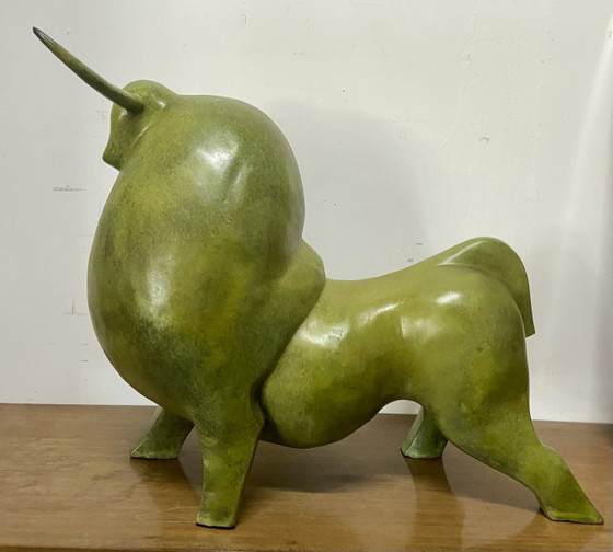 Image 1 of Monumentale abstracte bronzen stiersculptuur naar Fernando Botero, groene patina, 70 cm
